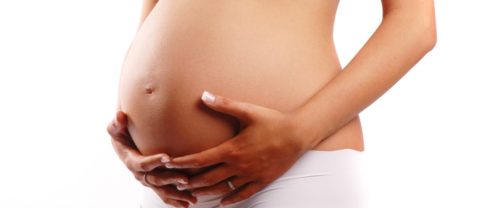 Ραγάδες στην εγκυμοσύνη: Τι είναι και πώς ν’ απαλλαγείτε