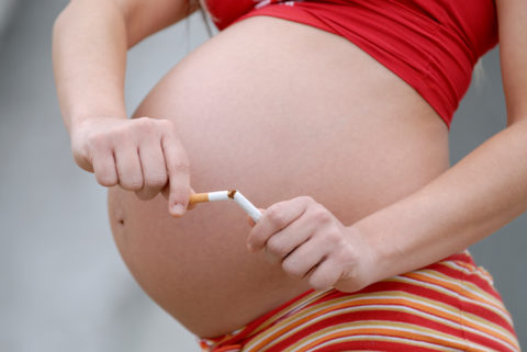 Το κάπνισμα στην εγκυμοσύνη συνδέεται με κίνδυνο για ΔΕΠΥ στο παιδί